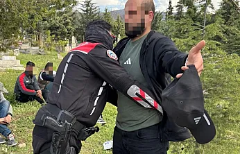 Malatya'da Mezarlık Çevresinde Dikkat Çeken Denetim! 77 Kişi Sorgulandı