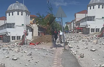 Malatya'da Minare Yıkımı Tartışma Yarattı! Esnaf Zarara Uğradı