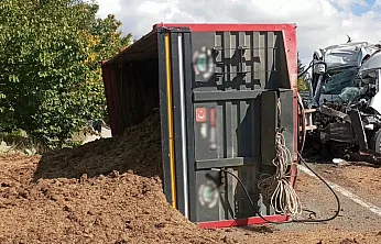 Malatya'da Minibüs Traktöre Çarptı!