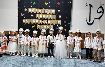 Malatya'da Kur'an Kursu Öğrencilerinden Duygulandıran Final!