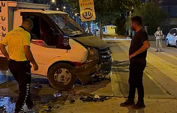 Malatya'da Pikap ile Otomobil Çarpıştı