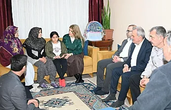 Malatya'da Ramazan Mesaisi: Milletvekili Ölmeztoprak Kapı Kapı Gezerek Talepleri Dinledi!