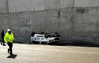 Malatya'da Seyir Halinde Kontrol Kaybı! Belediye Personelleri Yaralandı