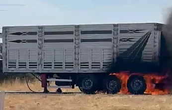Malatya'da Seyir Halindeki Tır Bir Anda Alevlere Teslim Oldu!
