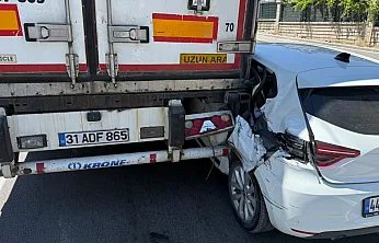 Malatya'da Tırla Çarpışan Otomobil Ağır Hasar Aldı!