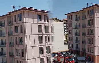 Malatya'da TOKİ Şantiyesinde Alacak Krizi! İşçi Çatıya Çıkarak Tepki Gösterdi