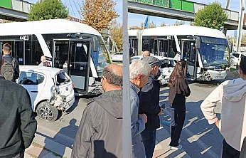 Malatya'da Trambüs Ve Otomobil Çarpıştı, Yaralılar Var!