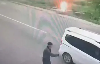 Malatya'da Yıldırımın Düştüğü O Saniyeler Görüntülendi!