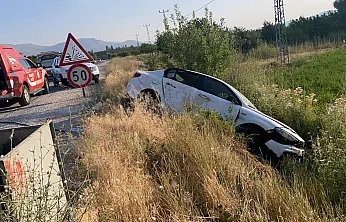 Malatya'da Otomobil Şarampole Yuvarlandı! Yaralılar Var