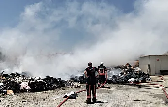 Malatya'daki Tekstil Fabrikasında Yangın Paniği! Alevler Büyümeden Söndürüldü