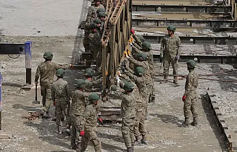 Malatya'dan Hakkari'ye Lojistik Köprü! Zap Suyu Üstünde Mehmetçik Mesaisi Başladı
