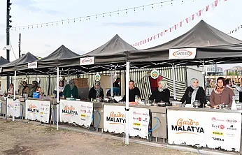 Malatya Gastronomi Sokağı'nda Tiritli Köfte Heyecanı