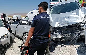 Malatya Güzergahında Can Pazarı! Kazada 2 Kişi Yaşamını Yitirdi, Çok Sayıda Yaralı Var