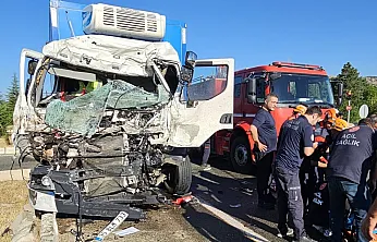Malatya Güzergahında Trafik Kazası! İki Tır Çarpıştı, Sürücü Yaralandı