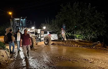 Malatya Hekimhan'da Sel Sonrası Seferberlik! Devletin Tüm Ekipleri Sahada