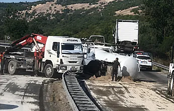 Malatya Kara Yolunda Yakıt Tankeri Devrildi!