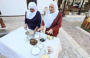 Malatya'nın Tescilli Mirası: Padişah Sofralarının Vazgeçilmezi Kiraz Yaprağı Sarması