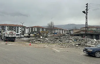 Malatya Sanayi Sitesi'nde Tahliye Gerginliği: Elektrikler Kesildi, Yıkım Başladı!