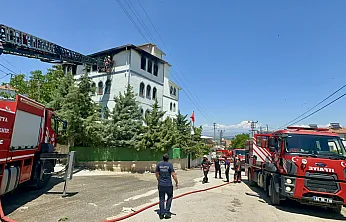 Malatya Yeşilyurt'ta Medrese Yangınında Öğrenciler Son Anda Tahliye Edildi!