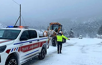 O Yollarda Kar Engeli Kalktı, Trafik Akışı Başladı!