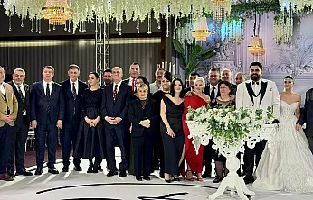 Özgür Özel Malatya'da Nikah Şahidi Oldu!