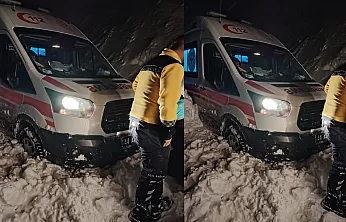 Pütürge'de Ambulans Kar Engeline Takıldı