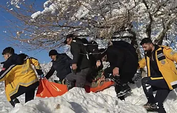 Pütürge'de Zorlu Tahliye 81 Yaşındaki Hasta Kurtarıldı