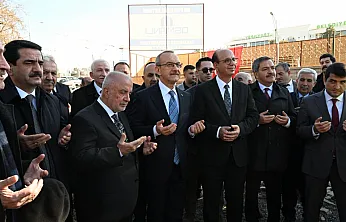 Temel Atma Törenine Yoğun Katılım