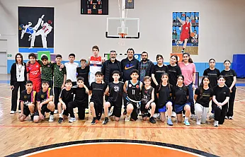 Yeşilyurt'ta Basketbol Heyecanı Öğrenciler Finalde Nefes Kesti