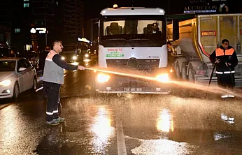 Yeşilyurt'ta Bayram Temizliği Seferberliği: Sokaklar Yıkanıyor!