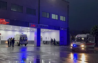Yeşilyurt'ta Gece Yarısı Bıçaklı Kavga!