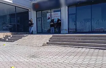 Yeşilyurt'ta Silah Sesleri! İş Yerine Pompalı Tüfekle Ateş Açıldı