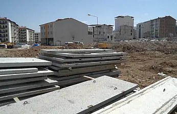 Yol Kapanıyor Mu? Niyazi Mısri Esnafının Gözü Kulağı Bu Kararda