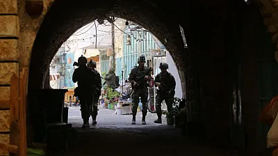 Batı Şeria'da Baskınlar! 18 Filistinli Gözaltına Alındı