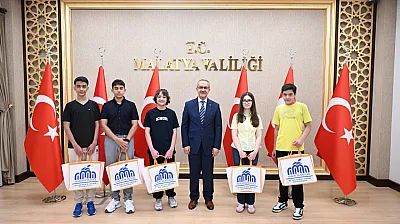 LGS'den Tam Puan Alan 5 Öğrenciye Valilikte Anlamlı Tören