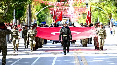 Malatya'da 30 Ağustos Coşkusu! Askerî Geçit Töreni Büyük İlgi Gördü