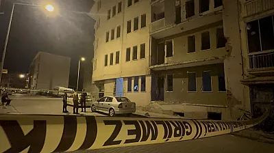 Malatya'da Ağır Hasarlı Binada Acı Olay! Kimliği Belirsiz Kişi Yaşamını Yitirdi
