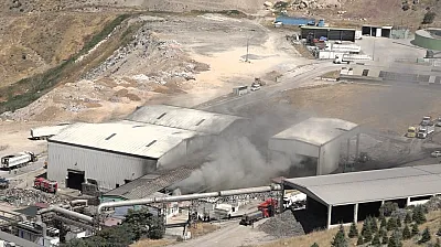 Malatya'da Katı Atık Tesisinde Korkutan Yangın!
