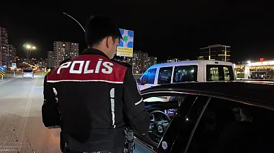 Malatya Polisi Sahada! İş Yerleri, Araçlar ve Parklar Tek Tek Denetlendi