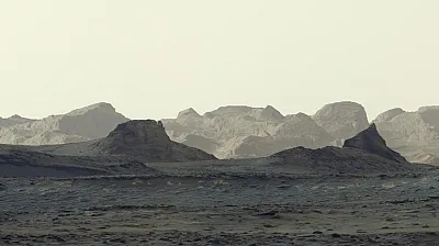 Mars'ta Güneş Doğdu! Kızıl Gezegenin Sarp Zirveleri Görüntülendi