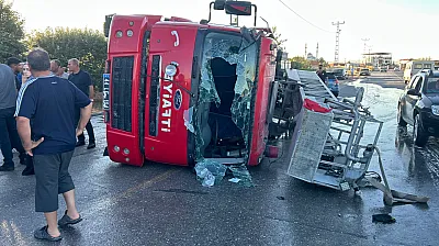 Yangına Giderken Kaza! Malatya'da İtfaiye Aracı Devrildi, 3 Personel Yaralandı