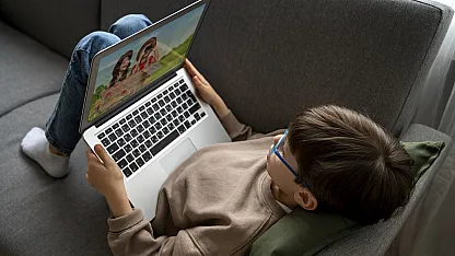 Çocuğunuzun Dil Gelişimi Durabilir: Ekran Süresinde 1 Saat Kuralı!