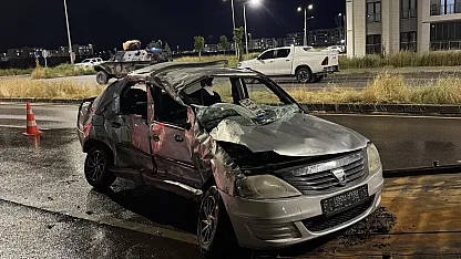 Diyarbakır'da TOKİ Kavşağında Feci Kaza! Belediye Otobüsü ile Otomobil Çarpıştı