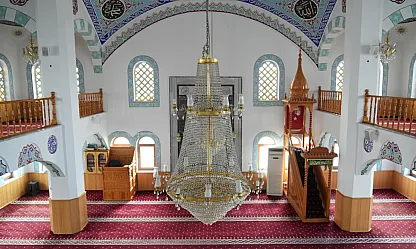 İlk Teravih Öncesi Yoğun Mesai: Battalgazi'deki İbadethaneler Ramazan'a Hazırlanıyor