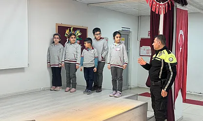 Kale'de 150 Öğrenciye Trafik Eğitimi Verildi! Trafik Dedektifi Kartları Dağıtıldı