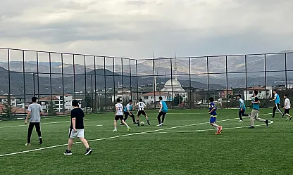 Kale'de Bayram Heyecanı Sahaya İndi! Ortaokullar Arası Futbol Turnuvası Başladı