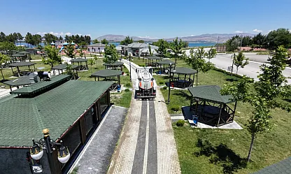 Kırkgöz Sahil Parkı Yaz Sezonuna Temiz ve Düzenli Girdi! Battalgazi'de Temizlik Mesaisi
