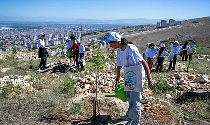 Malatya'da Çocuklar Fidanlara Can Verdi!