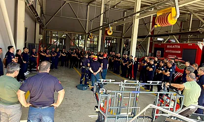 Malatya'da İtfaiye Personeline Zorlu Eğitim! Deprem Ve Afetlere Hazırlık Sürüyor