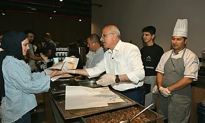 Malatya'da Öğrencilere Moral Desteği! Başkan Sami Er Kütüphanede Gençlerle Buluştu